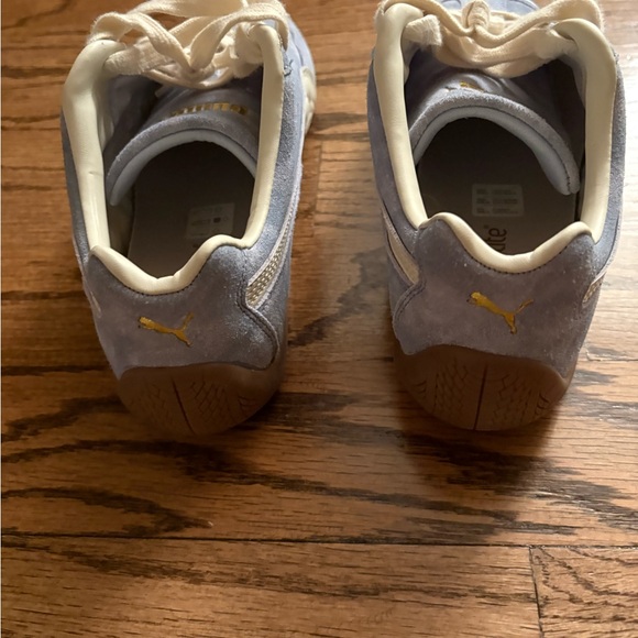 Puma Classic Suede Sneakers in Soft Blue and Cream - Picture 6 of 7